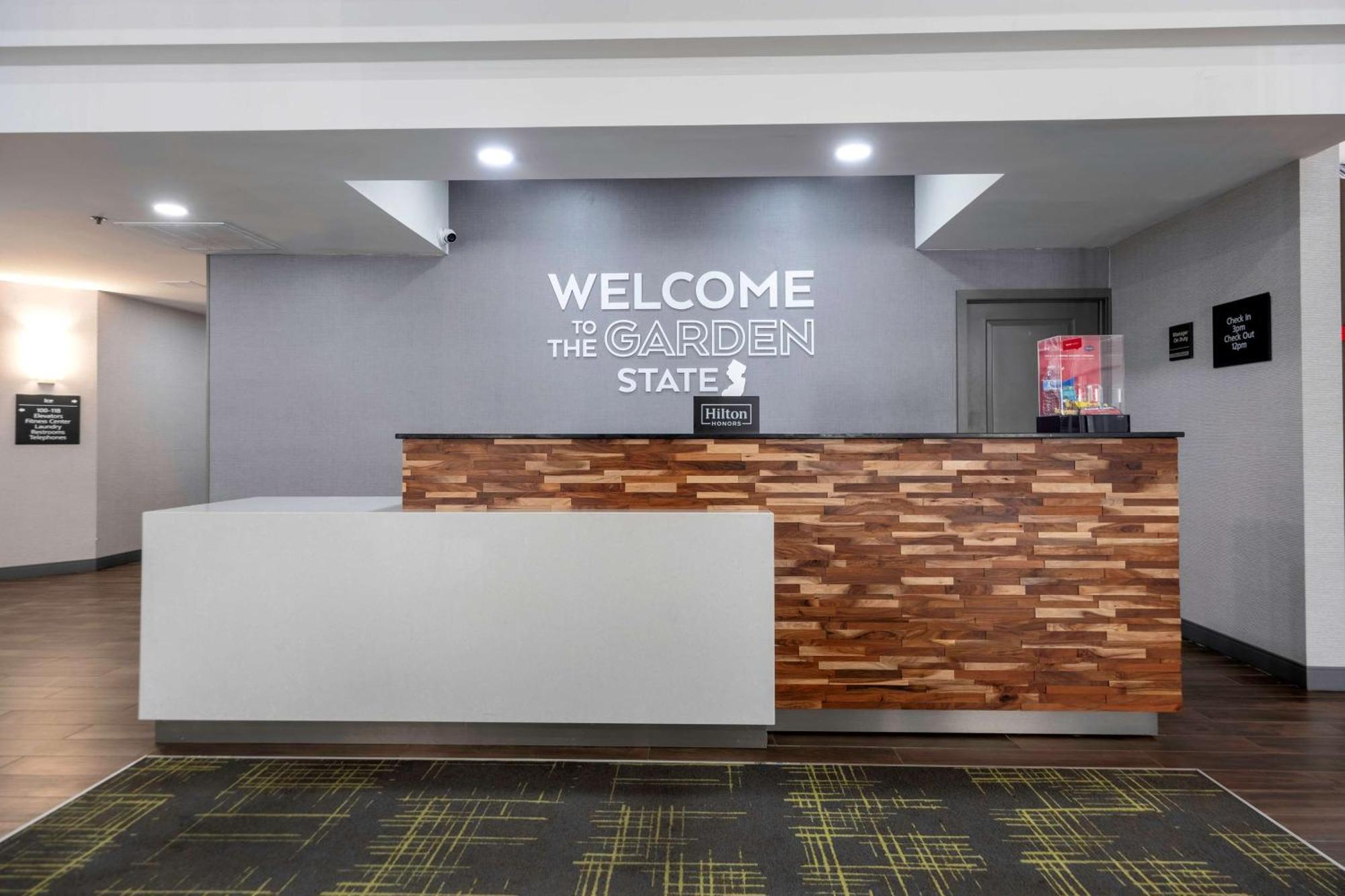 Hampton Inn Swedesboro Philadelphia Bagian luar foto