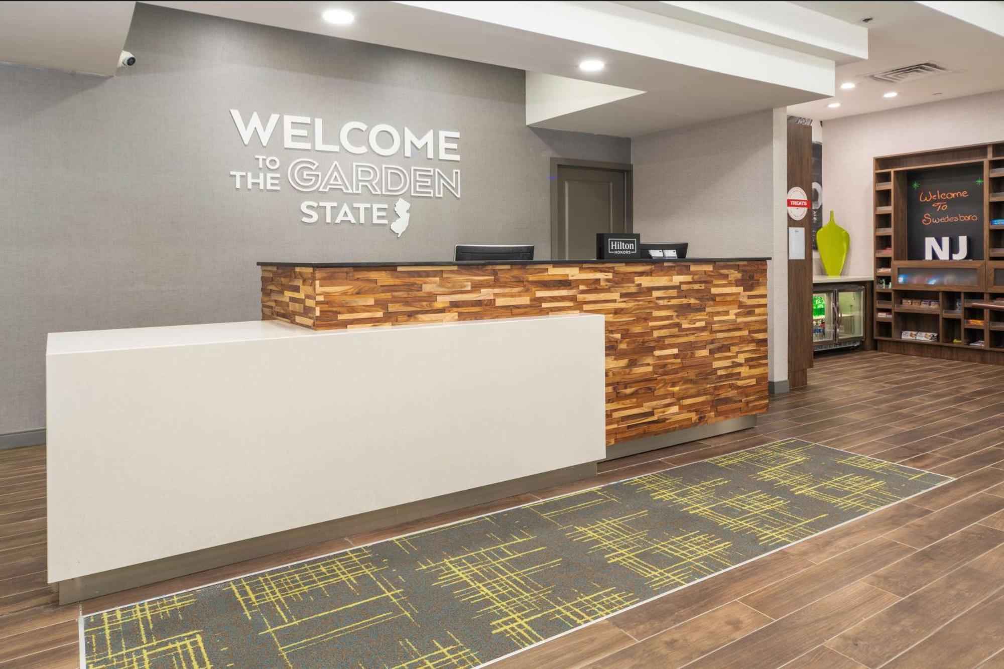 Hampton Inn Swedesboro Philadelphia Bagian luar foto