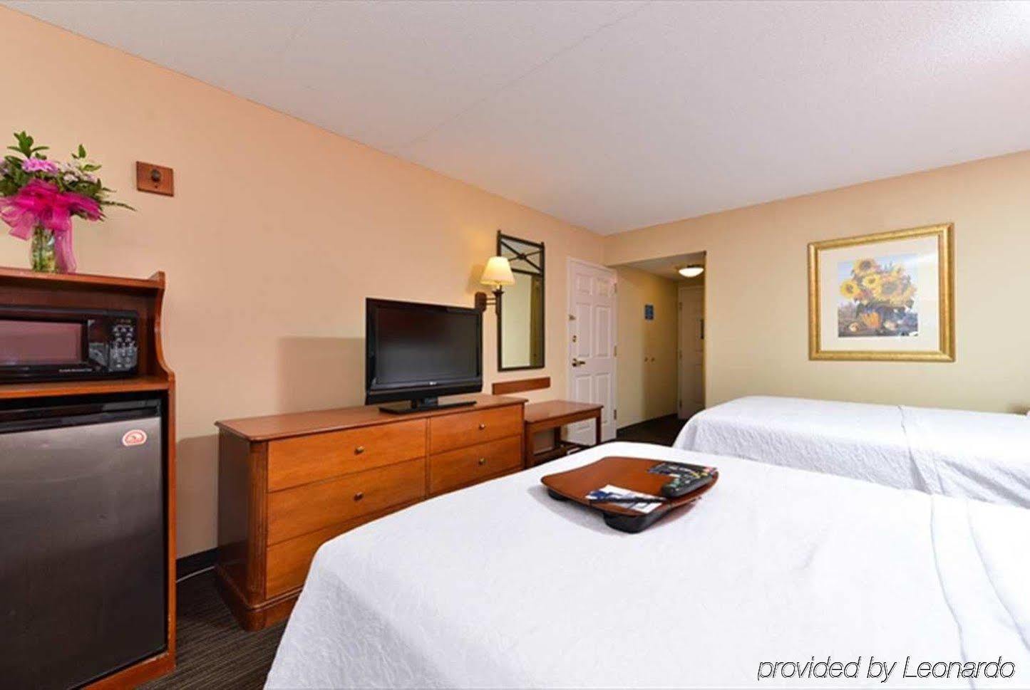 Hampton Inn Swedesboro Philadelphia Bagian luar foto